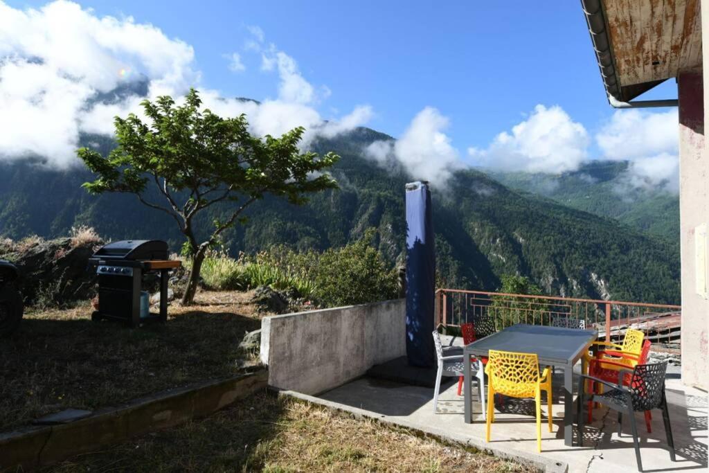 Logement Renove Avec Vue Panoramique La Saussaz Exterior foto