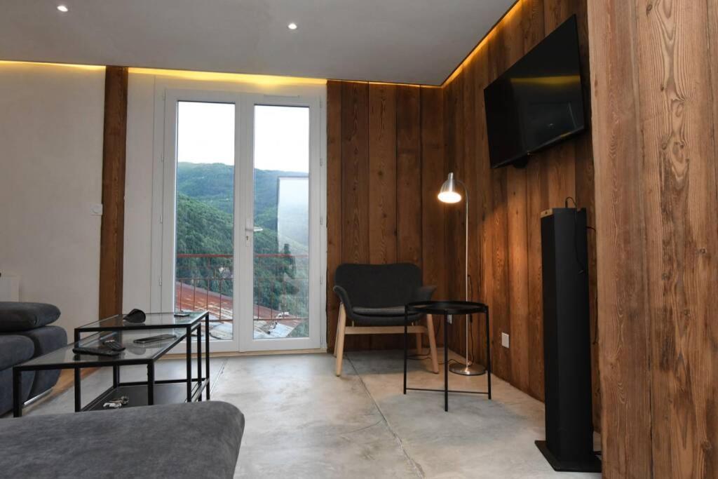 Logement Renove Avec Vue Panoramique La Saussaz Exterior foto